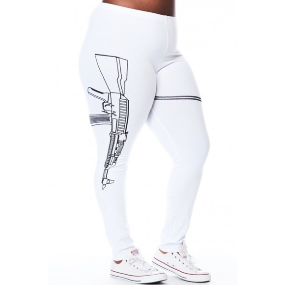1x-3x New Plus Size Gun Leggings - Picture 6 of 7